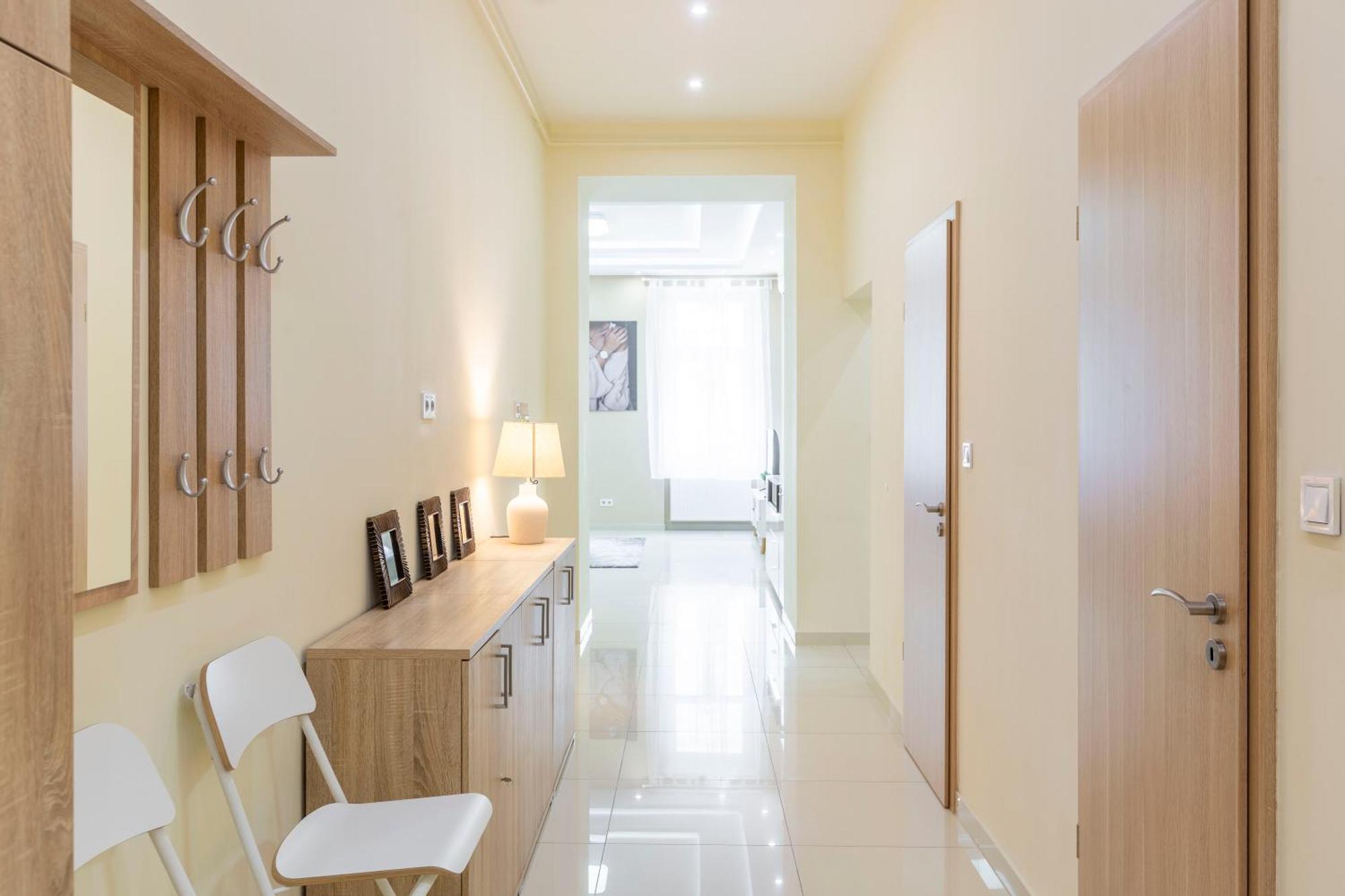 Spacious Bajcsy Residence In The Heart Of Budapest Eksteriør bilde